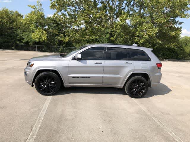 Certified 2020 Jeep Grand Cherokee Altitude AWD/4WD image 3