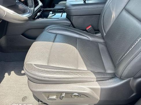 Certified 2025 GMC Yukon Denali AWD/4WD image 20