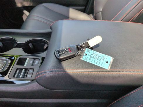 Used 2025 Honda Pilot TrailSport image 33