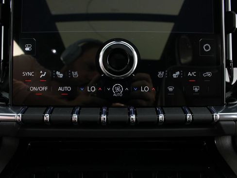 New 2026 GMC Yukon XL Denali Ultimate AWD/4WD image 8