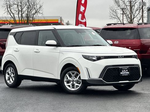 Used 2024 Kia Soul LX w/ Option Group 015 image 2