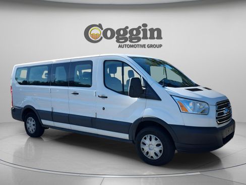 Used 2019 Ford Transit 350 XLT image 4