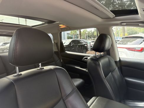 Used 2020 Nissan Pathfinder Platinum w/ Cargo Package AWD/4WD image 39