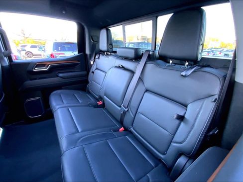 Used 2023 GMC Sierra 1500 Denali w/ Denali Reserve Package AWD/4WD image 18