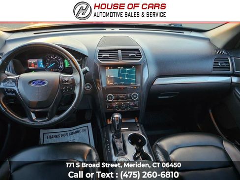 Used 2019 Ford Explorer XLT w/ Equipment Group 202A AWD/4WD image 22