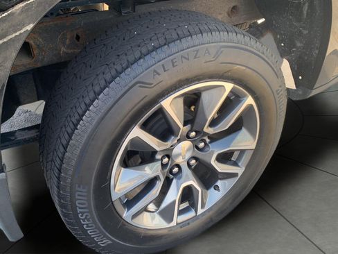 Used 2023 Chevrolet Silverado 1500 LT AWD/4WD image 24