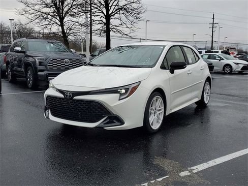 New 2026 Toyota Corolla SE image 2