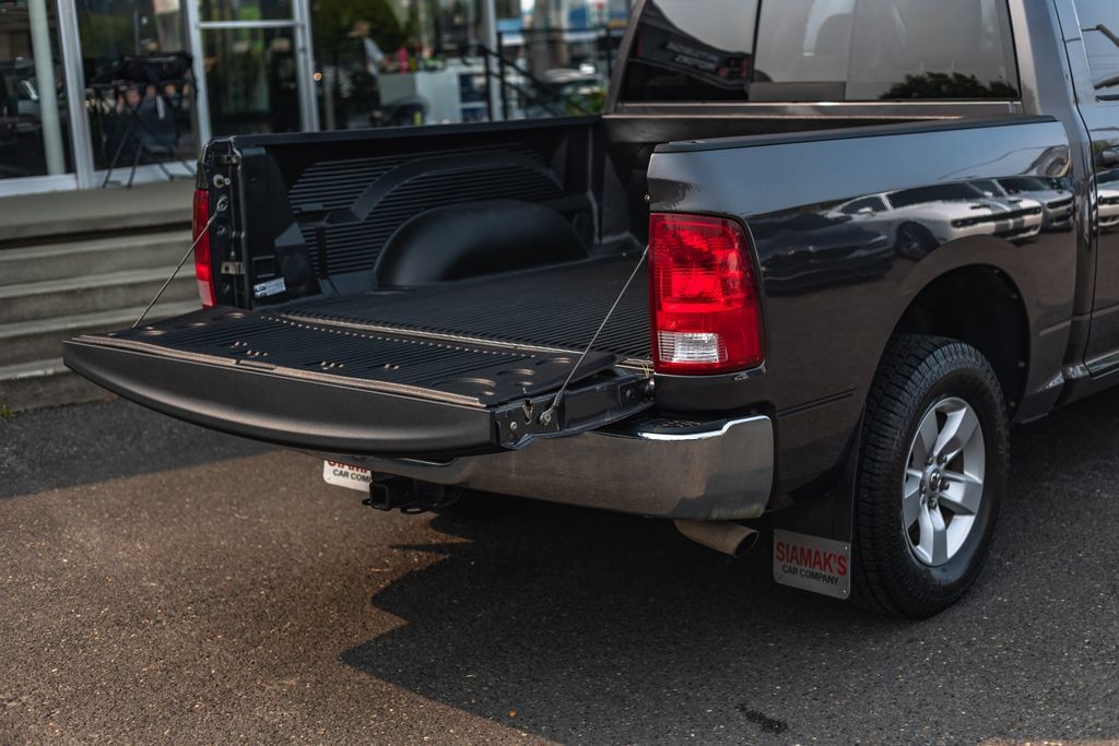 Used 2016 RAM 1500 Classic SLT AWD/4WD image 8