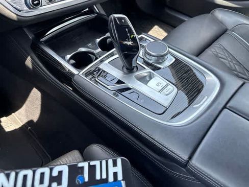 Used 2022 BMW 740i w/ M Sport Package RWD image 17
