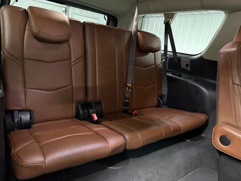 Used 2016 Cadillac Escalade ESV Premium image 39