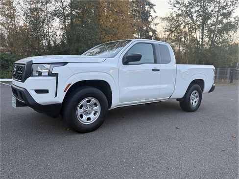 Used 2024 Nissan Frontier S w/ S Utility Package image 3