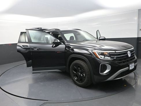 New 2026 Volkswagen Atlas Peak Edition AWD/4WD image 29