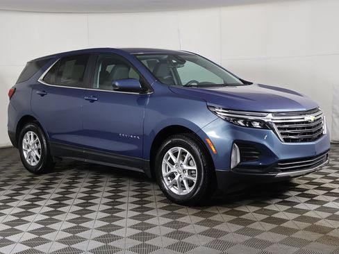 Used 2024 Chevrolet Equinox LT image 2