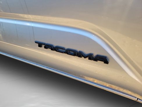 Used 2024 Toyota Tacoma TRD Off-Road image 11