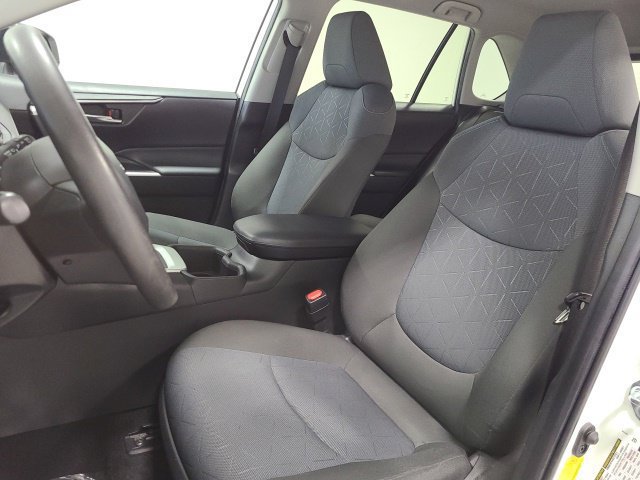 Certified 2022 Toyota RAV4 XLE w/ Carpet Mat Package (TMS) AWD/4WD image 17