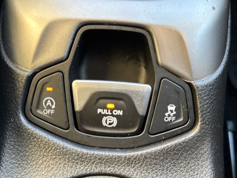 Used 2018 Jeep Compass Latitude w/ Popular Equipment Group AWD/4WD image 20