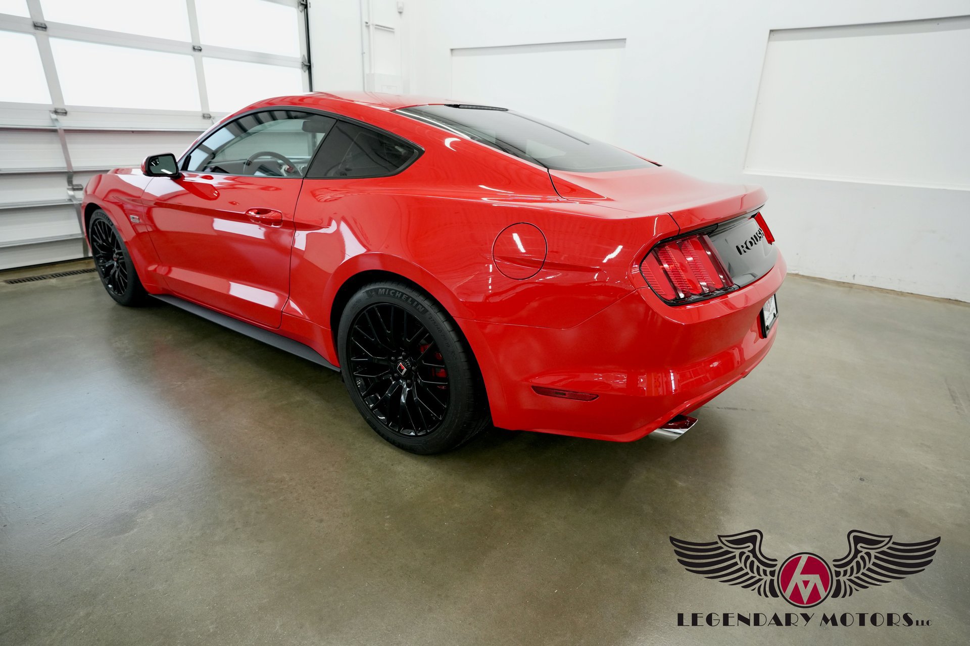 Used 2017 Ford Mustang GT RWD image 3