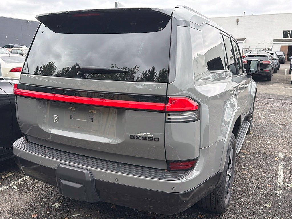 Used 2024 Lexus GX 550 w/ Accessory Package (2T) AWD/4WD image 4