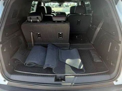 Used 2026 Chevrolet Traverse Z71 w/ LPO, Floor Liner Package AWD/4WD image 14