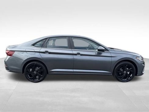 New 2026 Volkswagen Jetta SE image 8