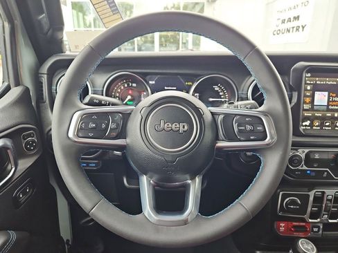 Used 2023 Jeep Wrangler Unlimited Rubicon 4xe AWD/4WD image 20