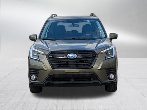 Used 2023 Subaru Forester Premium image 2