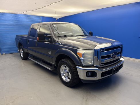 Used 2015 Ford F250 XLT w/ XLT Value Package RWD image 2
