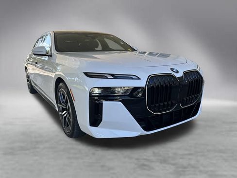 Used 2026 BMW 740i RWD image 2