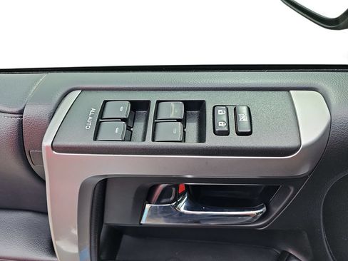 Used 2019 Toyota 4Runner SR5 AWD/4WD image 27
