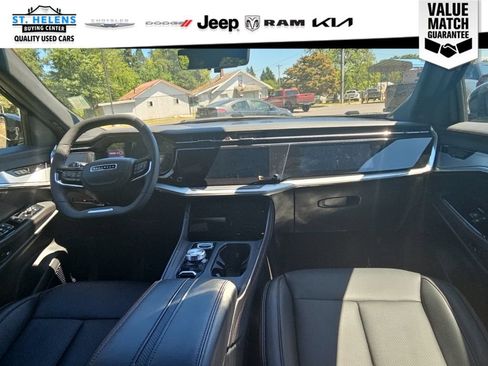 Used 2024 Jeep Wagoneer Launch Edition AWD/4WD image 23