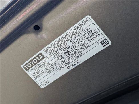 Used 2024 Toyota Sienna XLE image 25