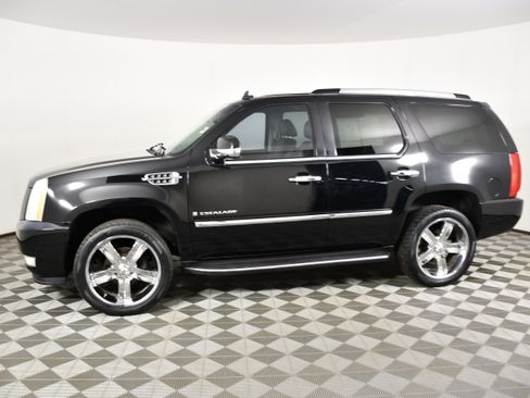 Used 2007 Cadillac Escalade AWD w/ Information Package image 9