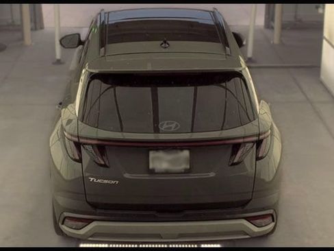 Used 2025 Hyundai Tucson Limited FWD image 4