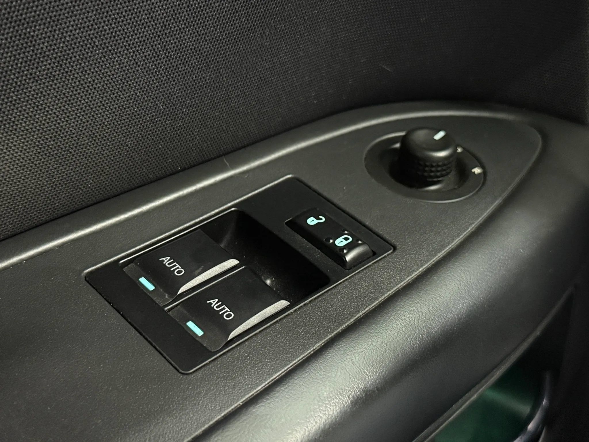 Used 2014 Dodge Challenger SRT8 Core RWD image 27