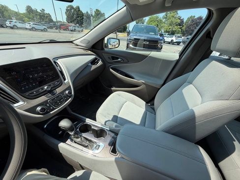 Used 2024 Chevrolet Malibu LT FWD image 15