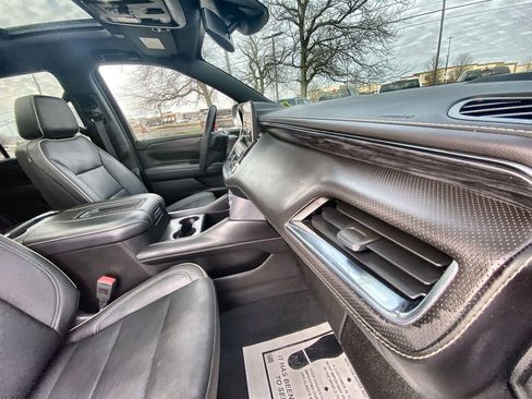 Certified 2023 GMC Yukon SLT w/ SLT Premium Package AWD/4WD image 29
