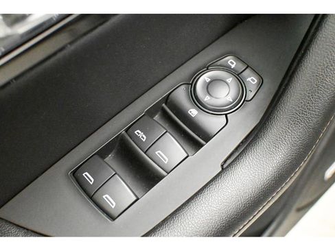 Used 2020 Chevrolet Blazer Premier image 31