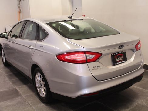 Used 2016 Ford Fusion S image 4
