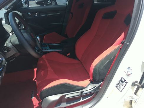 Used 2025 Honda Civic Type R image 11