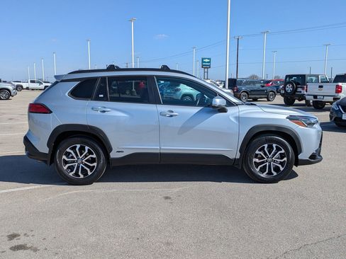 Used 2024 Toyota Corolla Cross image 10