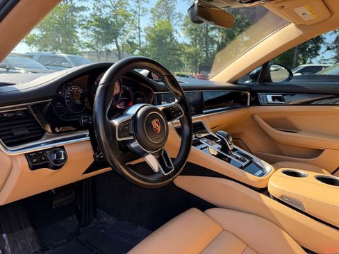 Used 2018 Porsche Panamera w/ Premium Package Plus RWD image 8