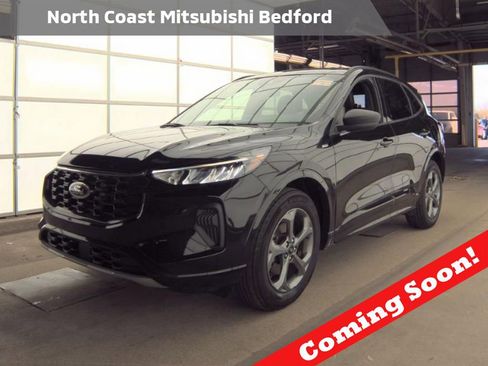 Used 2023 Ford Escape ST-Line w/ Tech Pack #1 AWD/4WD image 1
