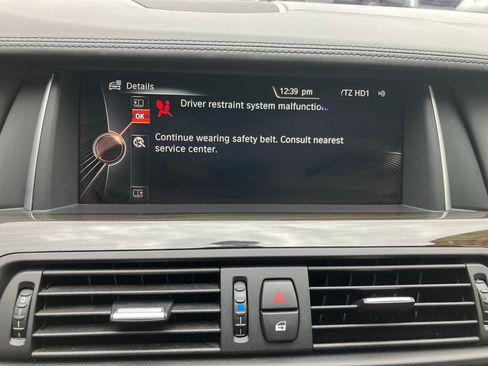 Used 2016 BMW 550i xDrive Sedan AWD/4WD image 28