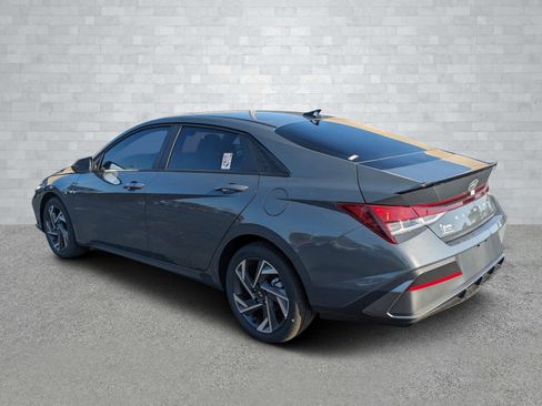 New 2025 Hyundai Elantra Sport image 7