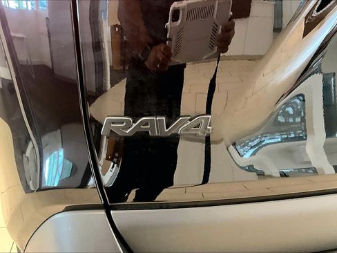 Used 2025 Toyota RAV4 XLE Premium FWD image 29