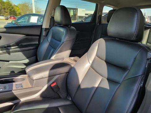 Used 2023 Nissan Murano SV w/ SV Midnight Edition Package image 16