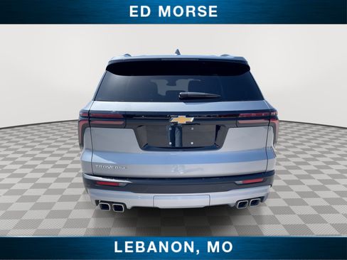 Used 2025 Chevrolet Traverse LT FWD image 7