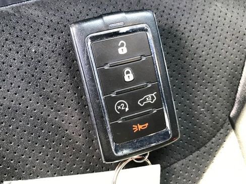 Used 2023 Jeep Grand Cherokee Altitude AWD/4WD image 23