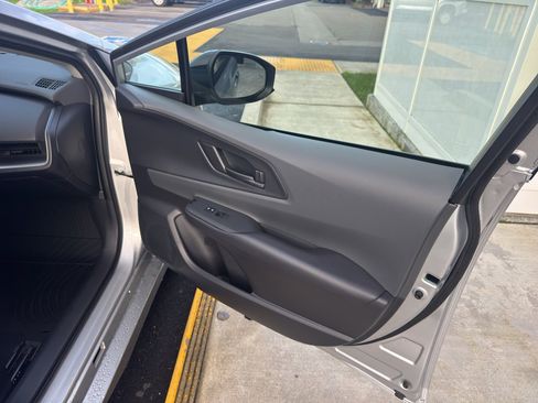 Used 2024 Toyota Prius LE image 21