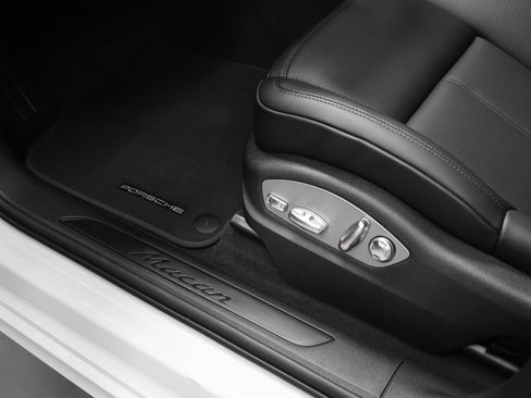 New 2026 Porsche Macan image 27